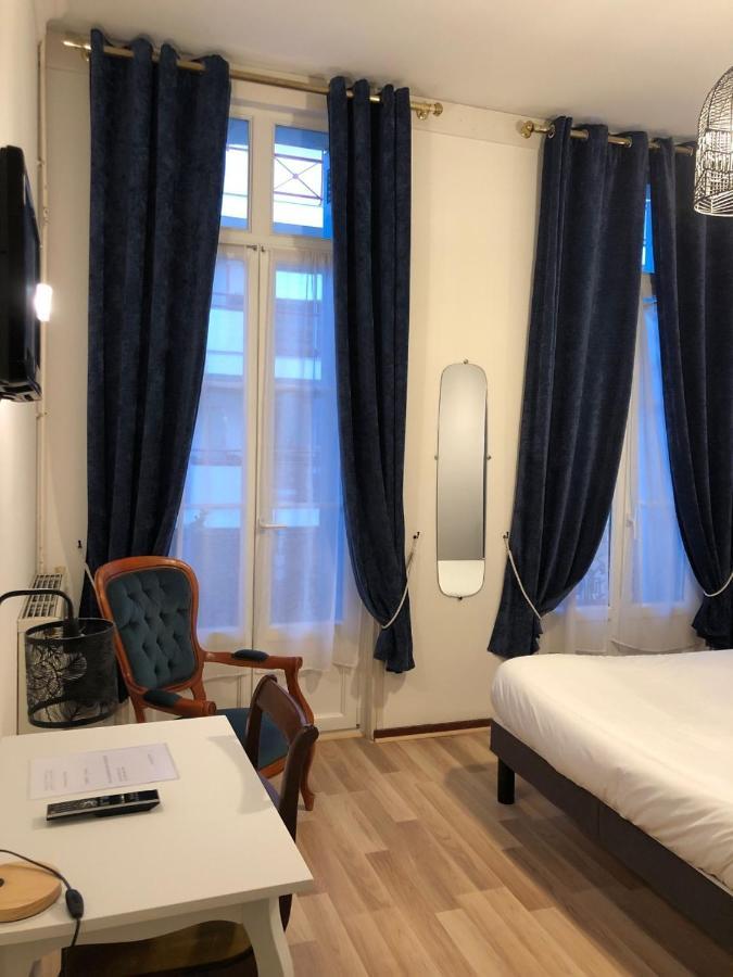Hotel Emilie Royan Bagian luar foto