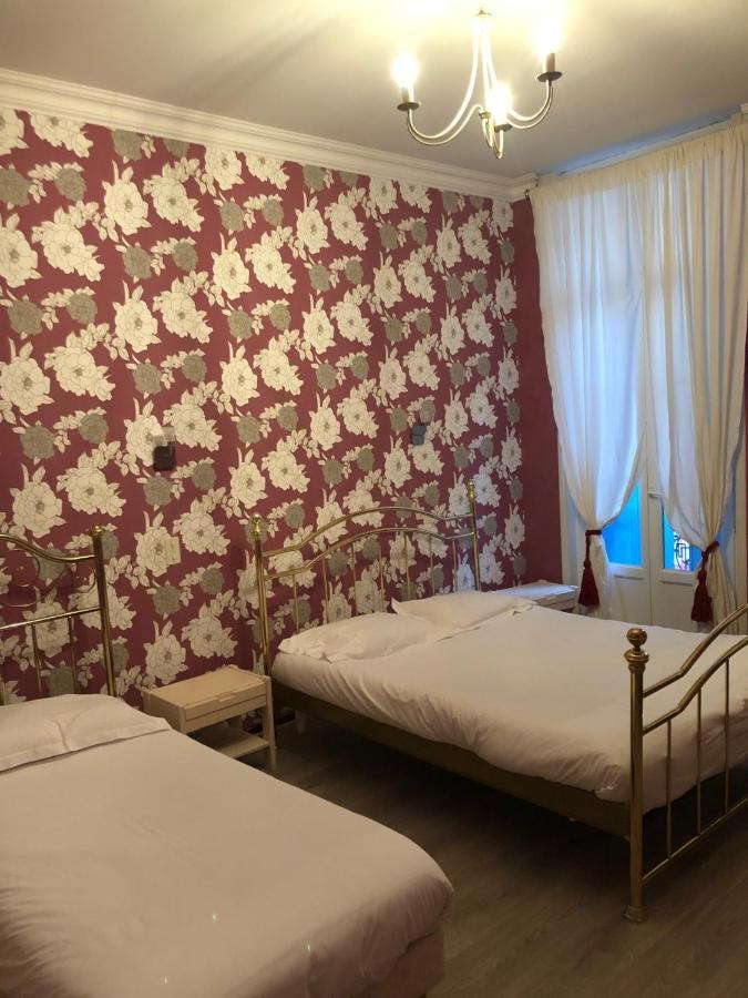 Hotel Emilie Royan Bagian luar foto