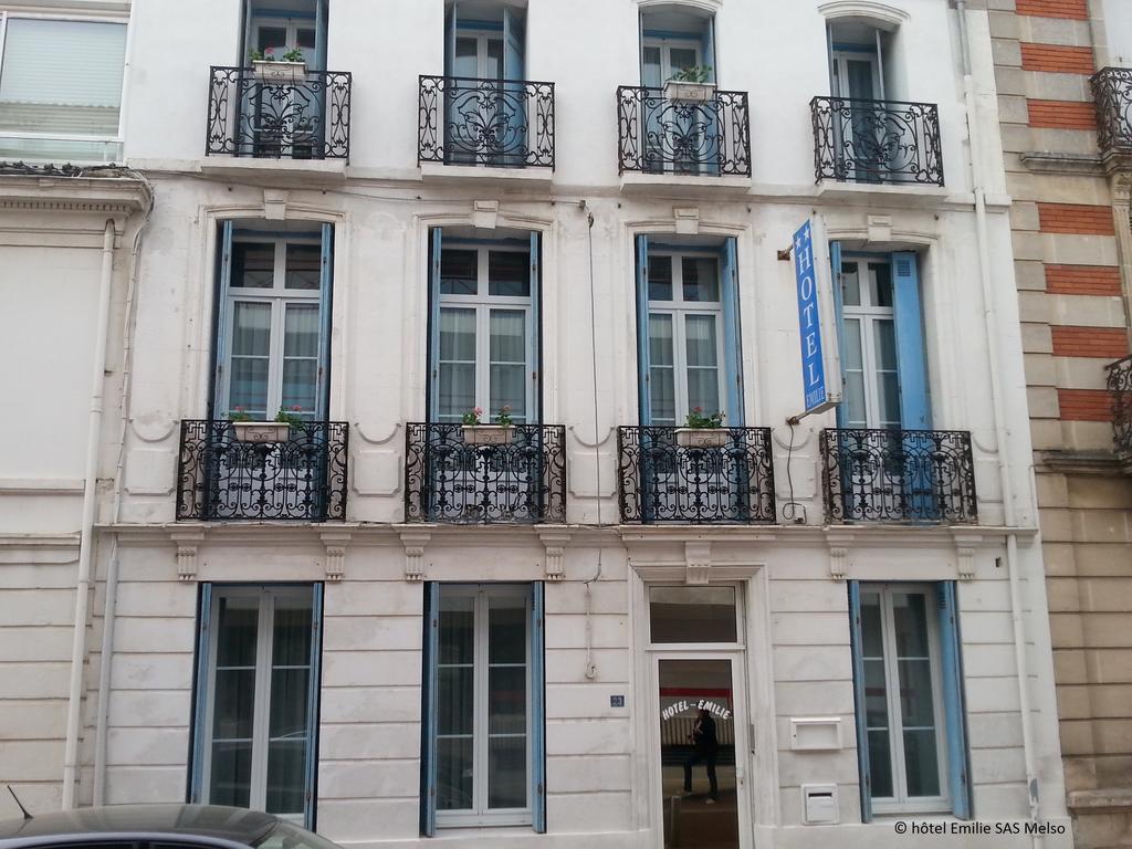 Hotel Emilie Royan Bagian luar foto