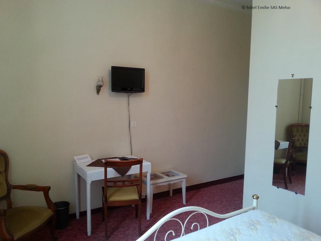 Hotel Emilie Royan Bagian luar foto