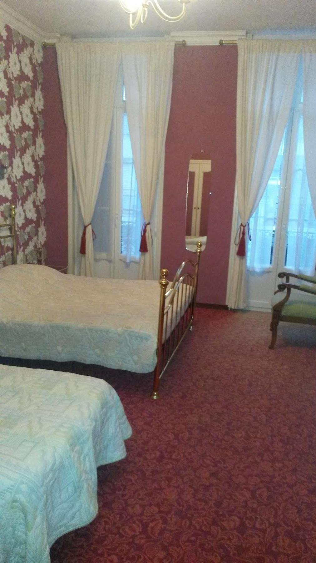 Hotel Emilie Royan Bagian luar foto